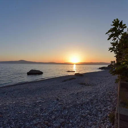 Exantas Апартаменты Каламата